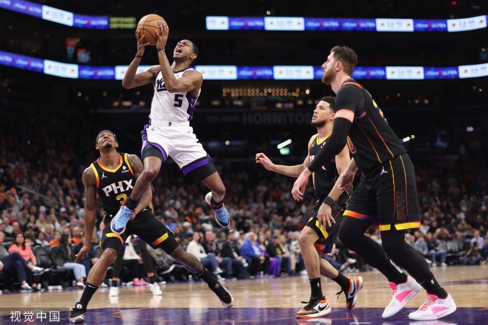 特别是在他 特别是在他