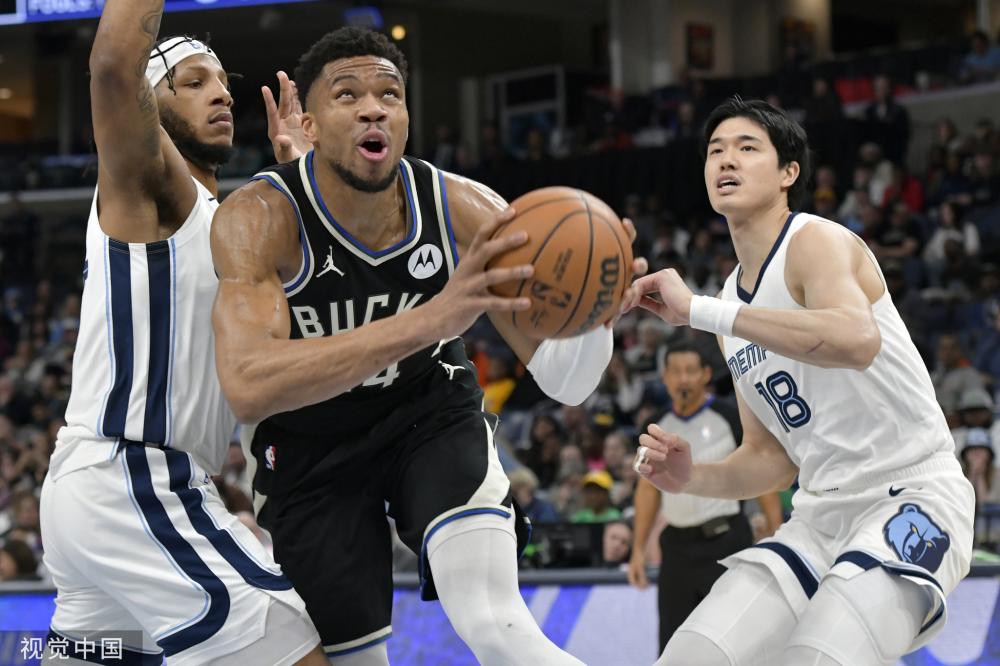 但他在中场 但他在中场